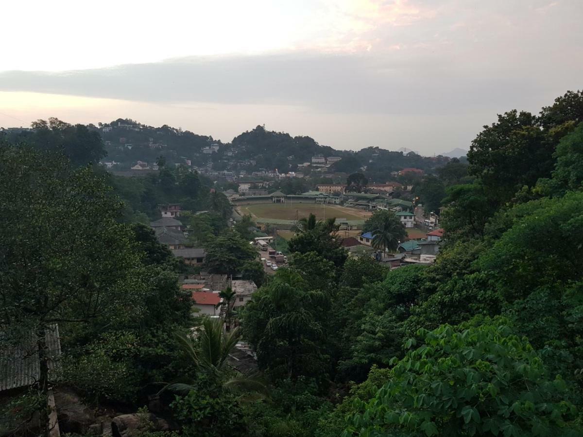 Kelum Homestay 캔디 외부 사진